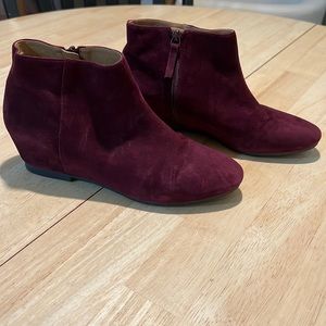 Nine West Women’s Burgundy Suede Ankle Wedge Bootie 7.5